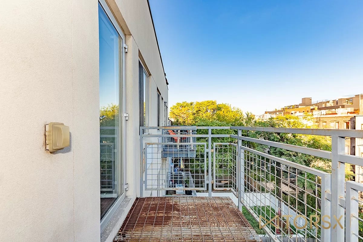 286 Stanhope Street #5C