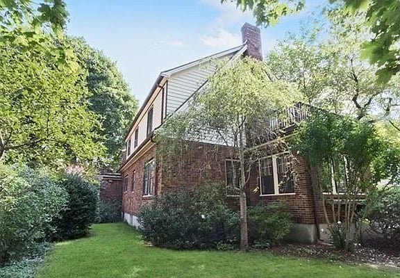 11 Dane St