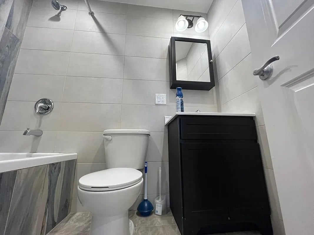 1487 East 34th Street #3A