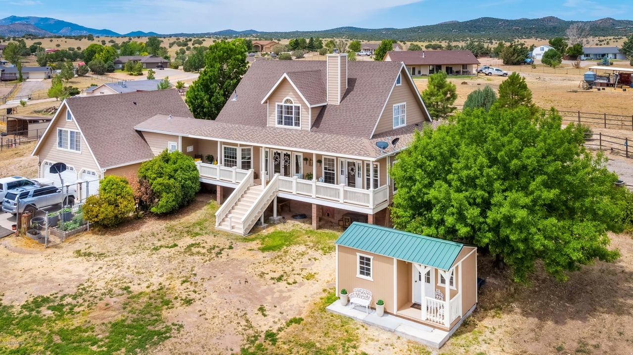 2845 W Kickinghorse Dr