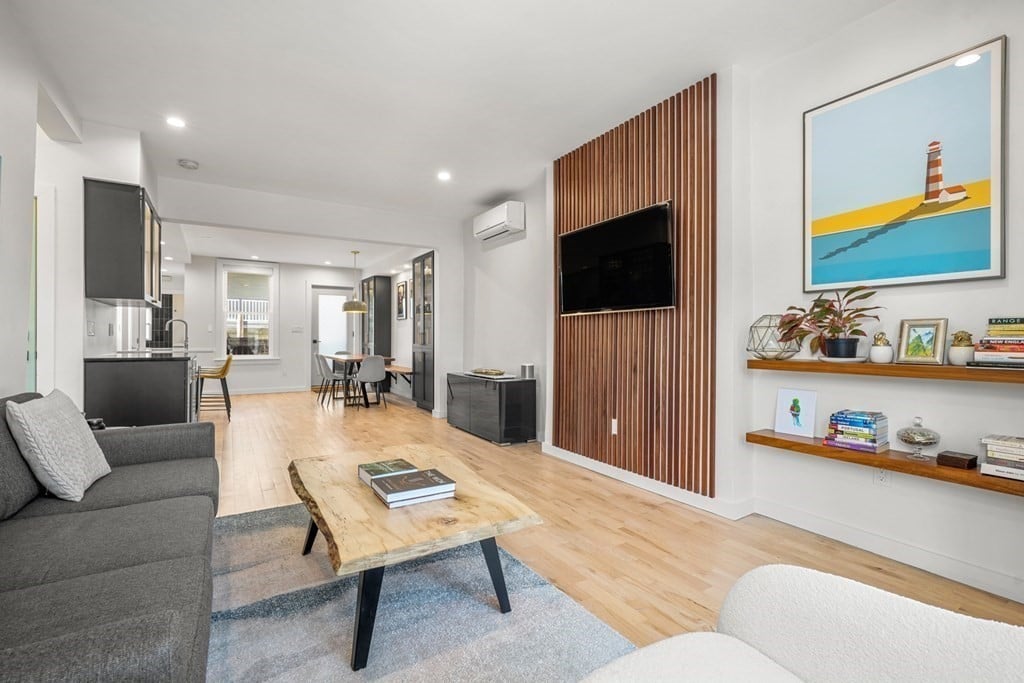 261 W Fifth Street - Unit 2