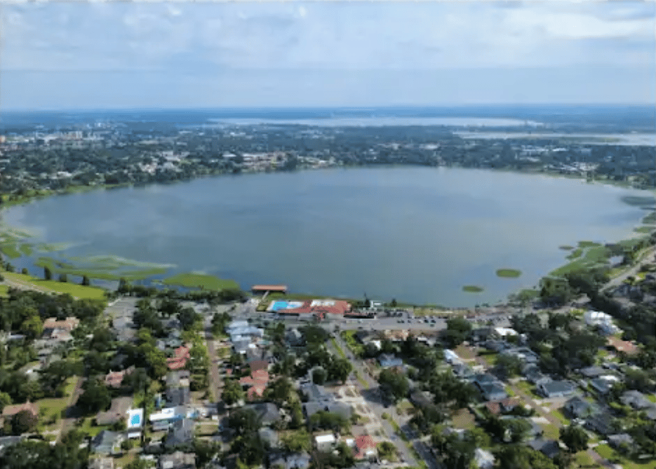 LAKE HOLLINGSWORTH