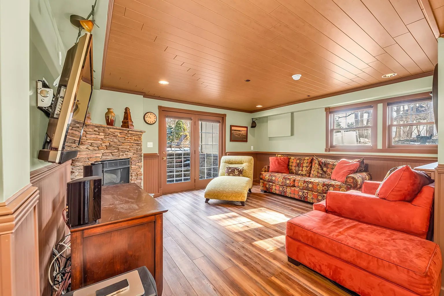 5 Squamscott Cir
