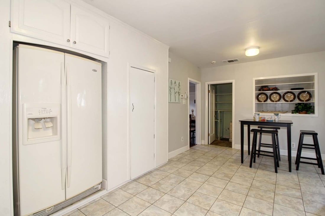 Just listed! Darling Elmhurst home