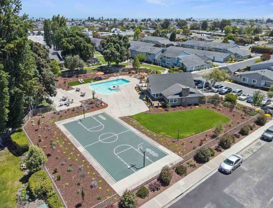 Santa Maria Ln, Foster City - Treasure Isle Community!