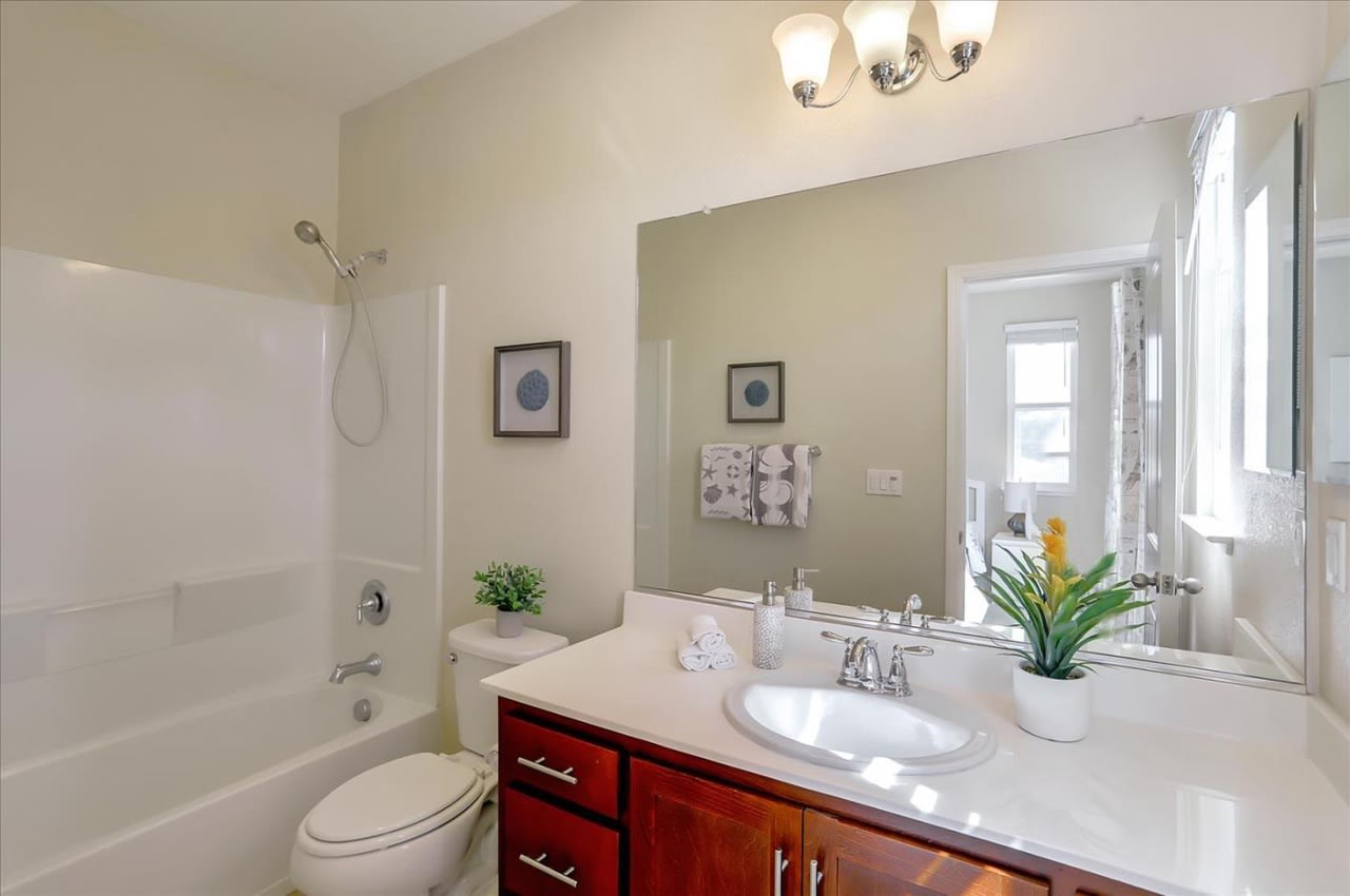 272 Currlin Cir