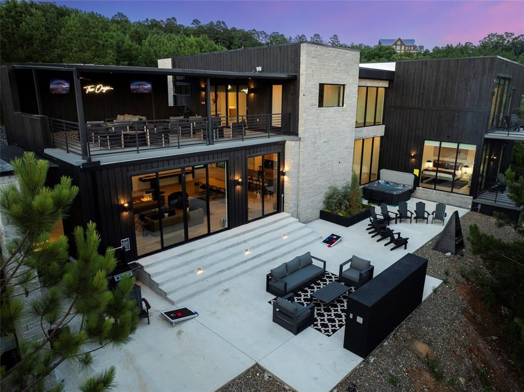 Discover the Allure of Broken Bow & Hochatown, Oklahoma - Wyatt Poindexter - The Agency
