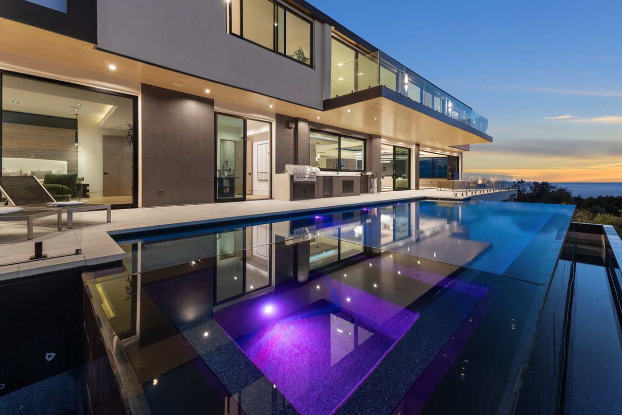 6627 Muirlands Dr, La Jolla, CA 92037