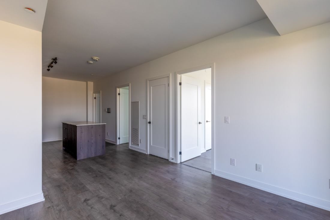 801 – 5 Defries St