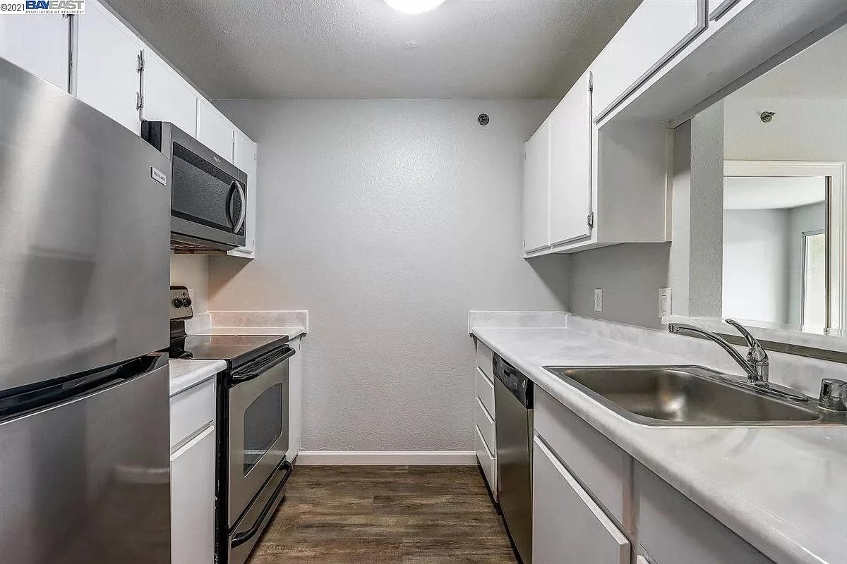 687 Royston Ln APT 126