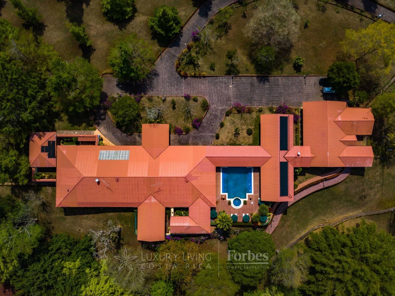 19136 - Architectural Hacienda Style Mansion