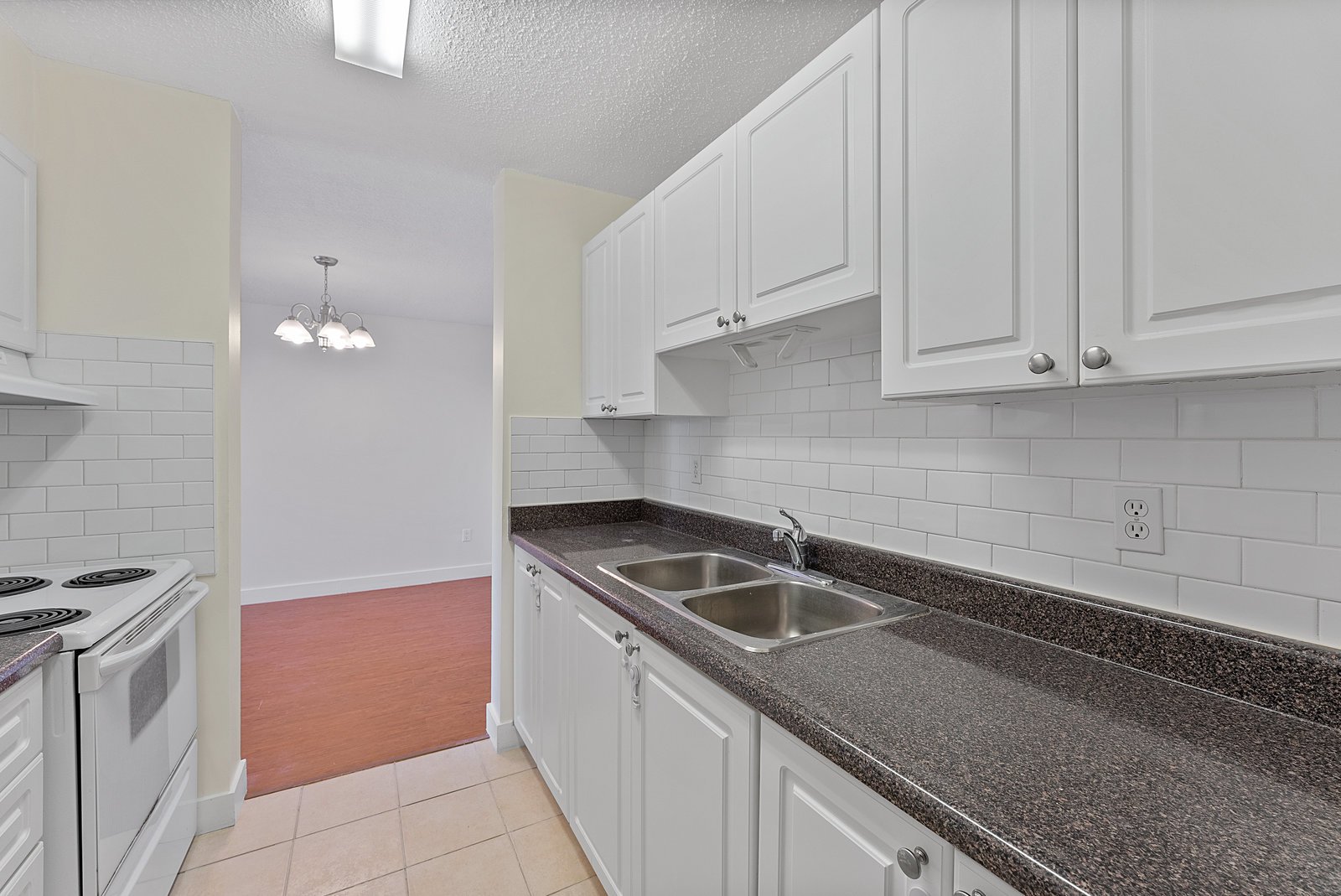 10330 Yonge Street W 707