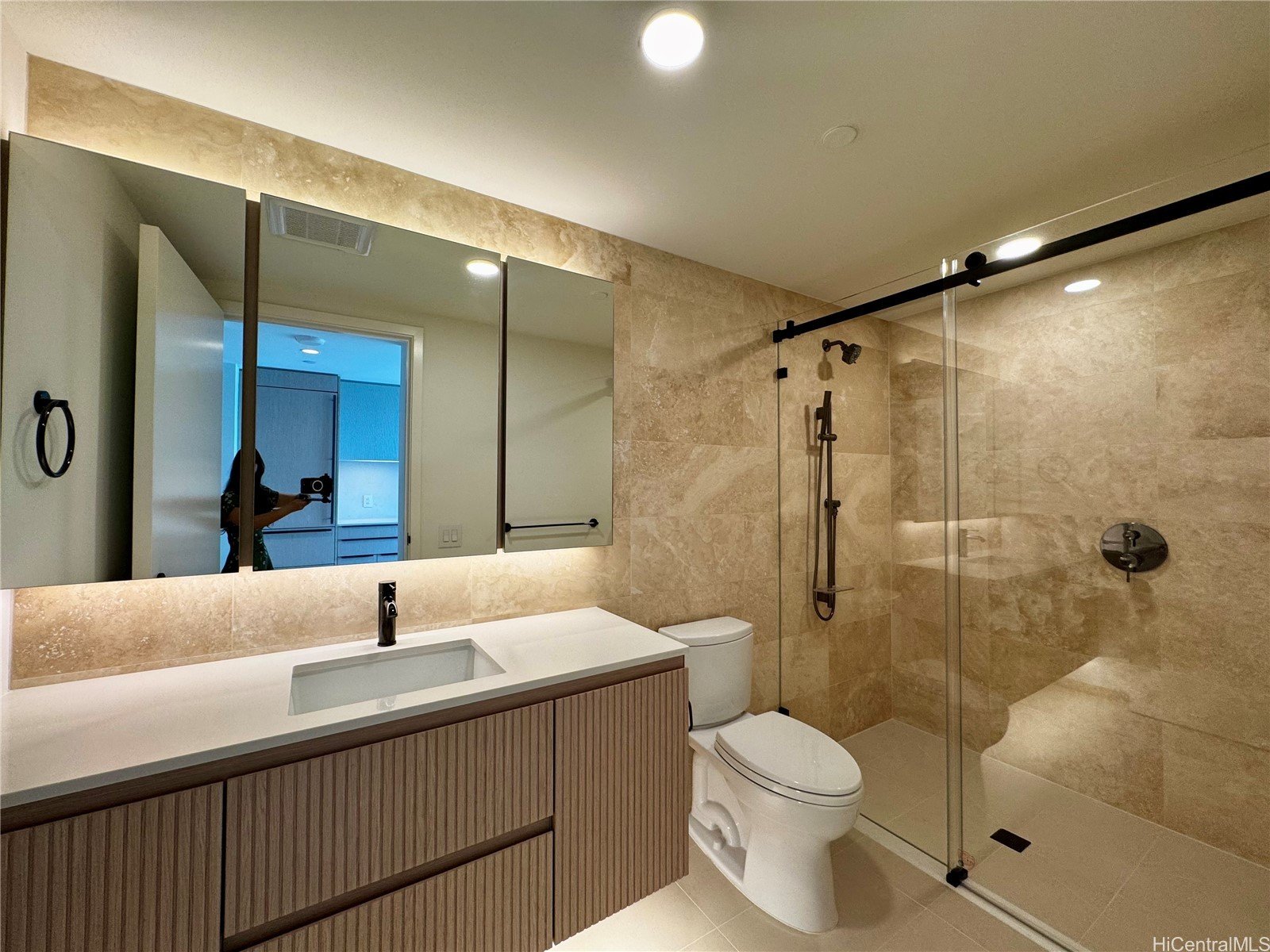333 Ward Avenue #2913