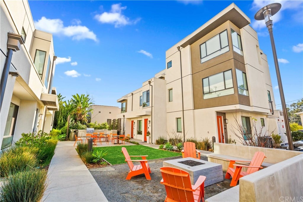 118 S Avenue 50, Unit 301