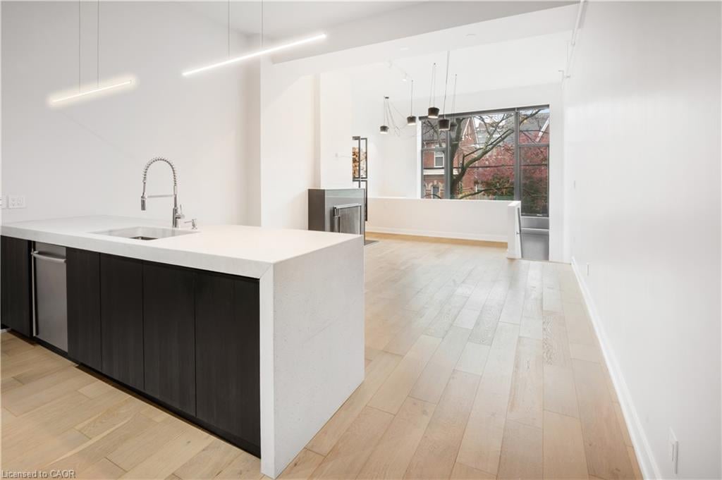 105-676 Richmond Street W, Toronto