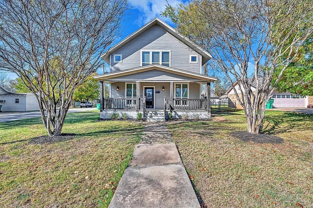 1001 E Texas Ave