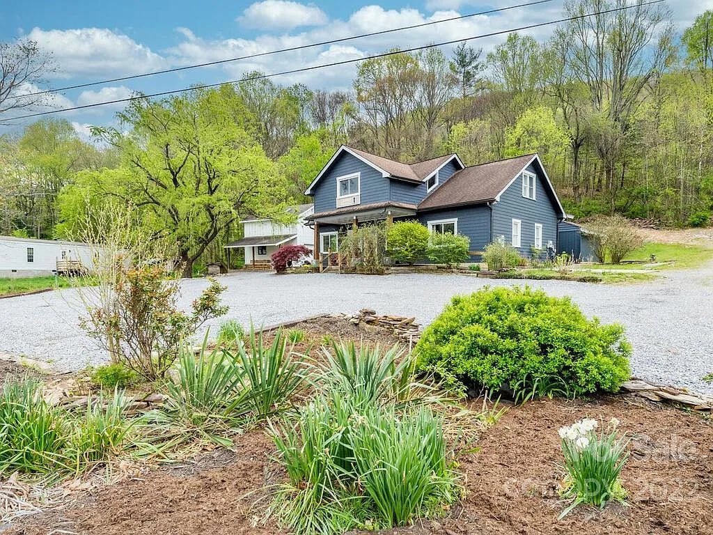 626 Old Lytle Cove Rd