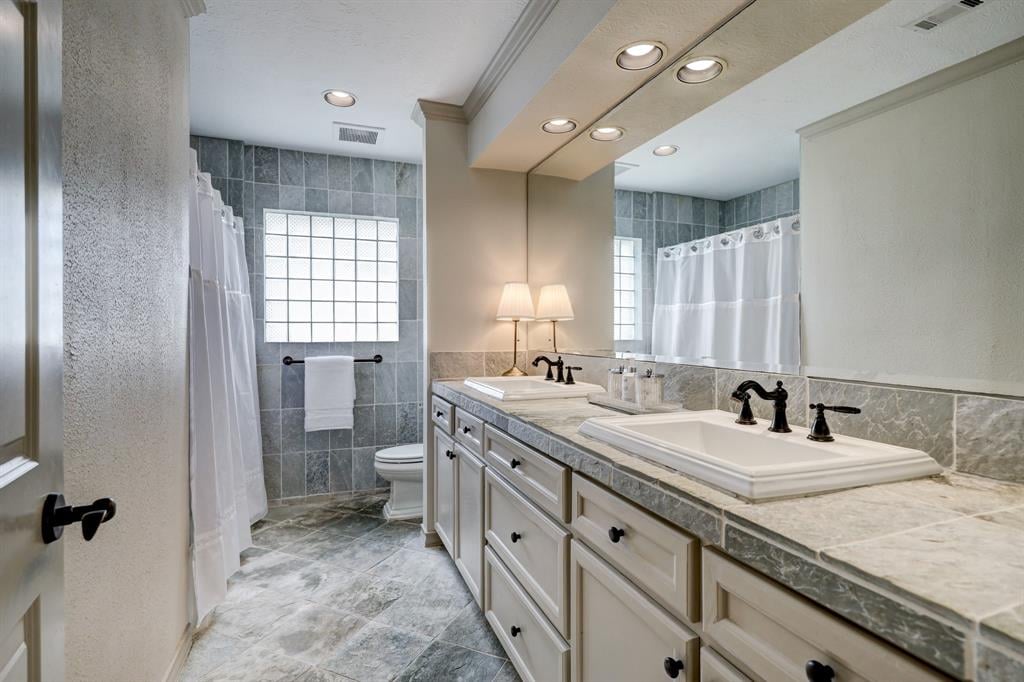 2103 Stoney Brook Dr