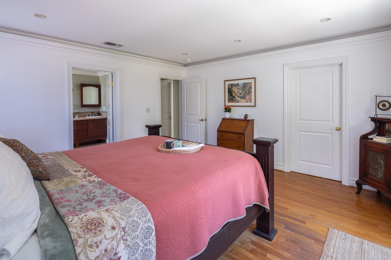 4427 Vantage Ave, Studio City