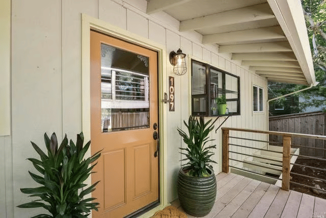 1097 W California Ave