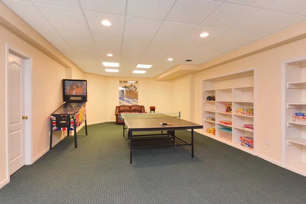 39 Hunting Hollow Ct