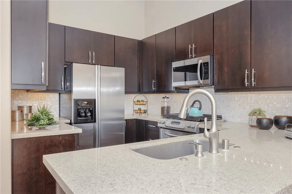 15 Promontory Park