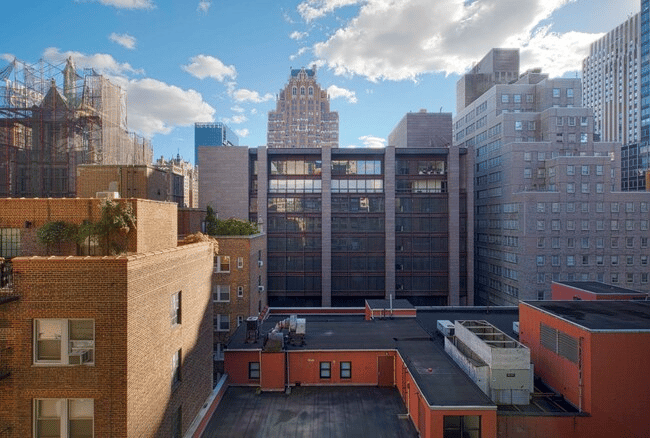 310 E 44th St, #1501