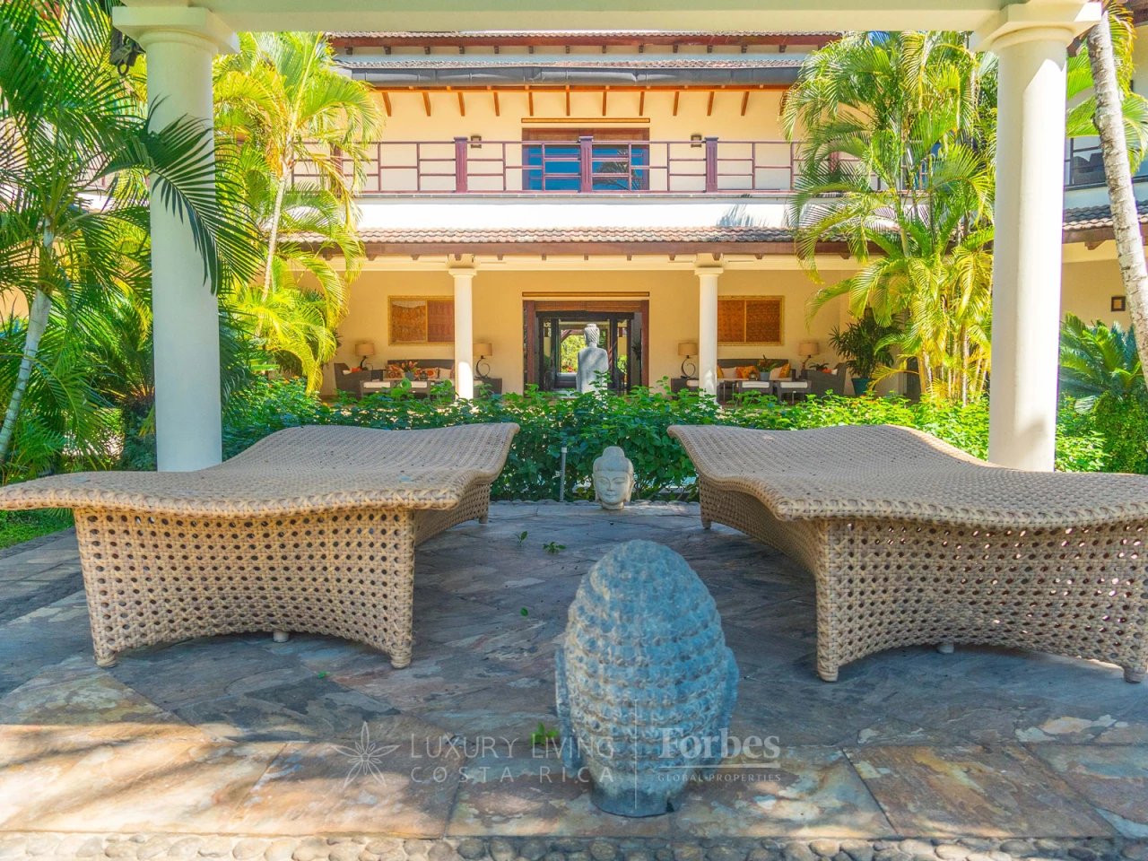 20418 - Villa Serena: Where Serenity Meets Luxury