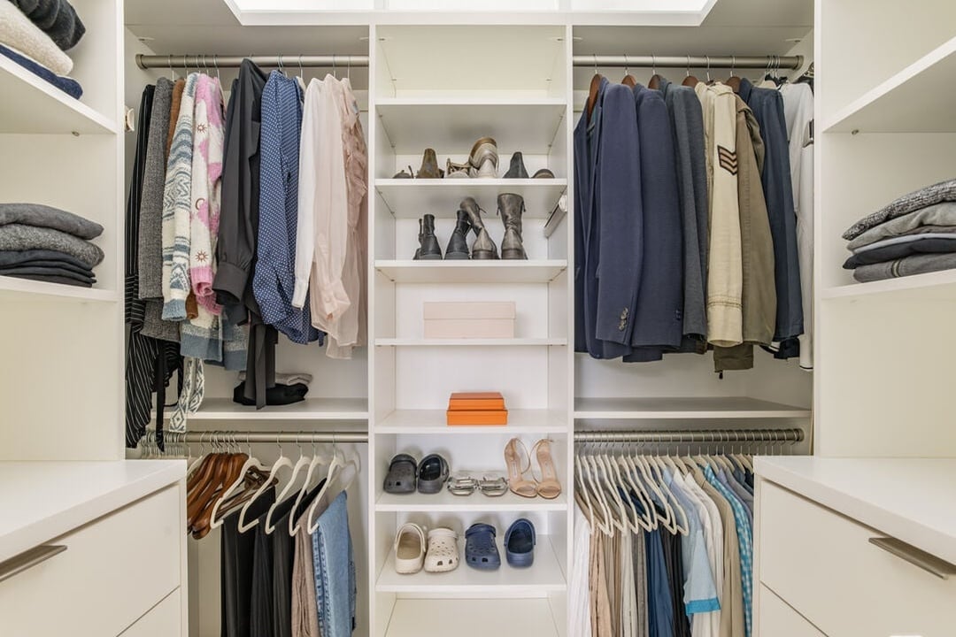 Celestia Manor, Stradella Rd, 90077