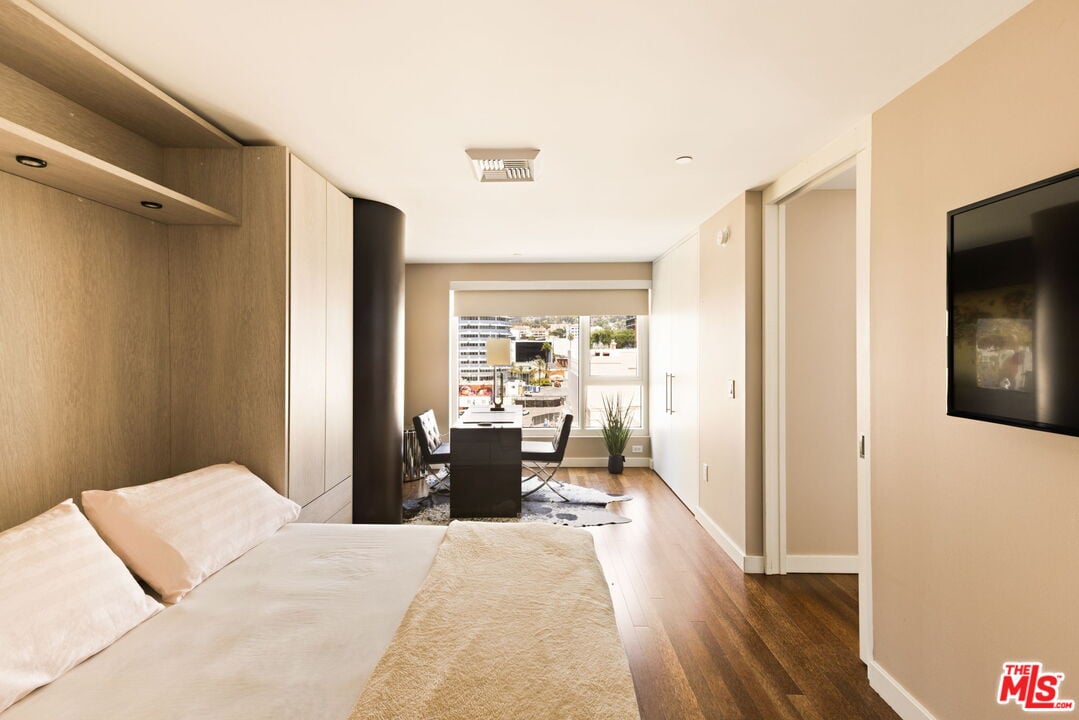 6250 Hollywood Blvd, #8A