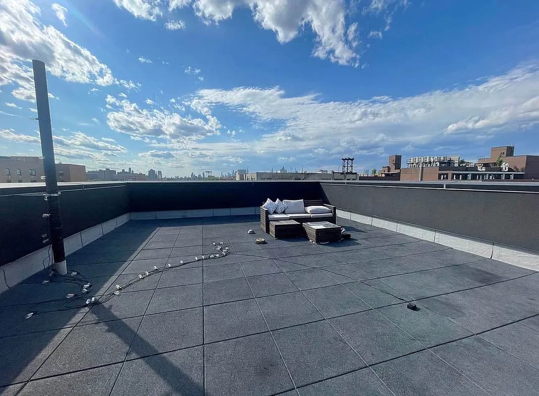74 George St 2B