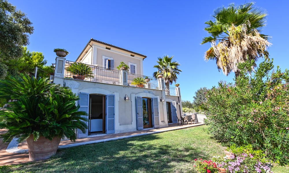 Villa With Stunning Seaview in Civitanova Marche, Le Marche