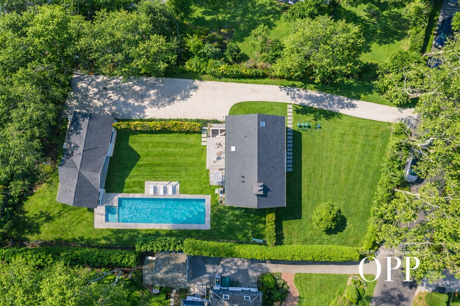 A MODERN SANCTUARY IN AN EXQUISITE LOCATION