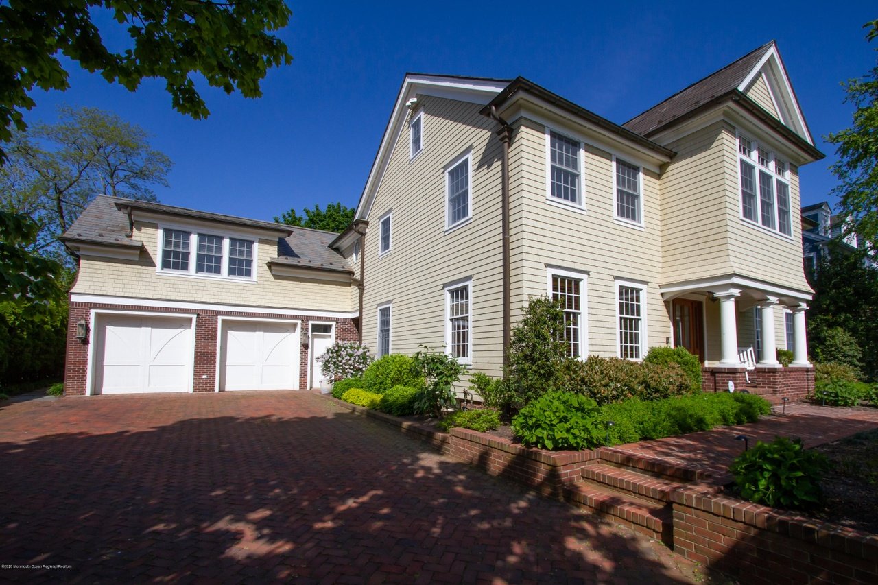 63 Maple Ave