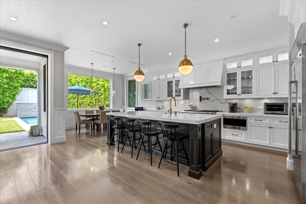 5 ★ 5 En Suite Luxe Stunner in Studio City