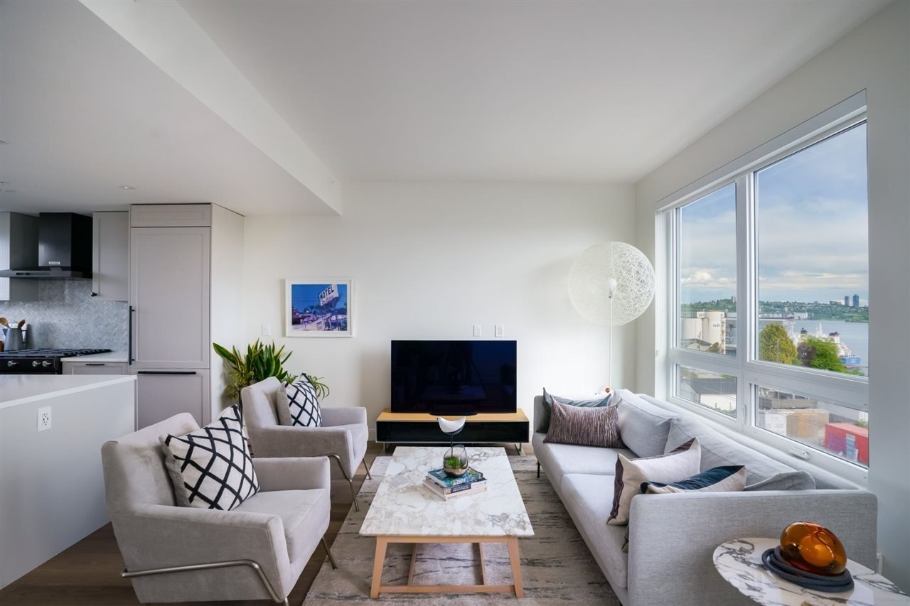 525 E 2nd St, #422
