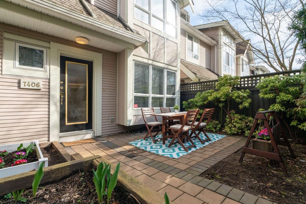 7406 Hawthorne Terr