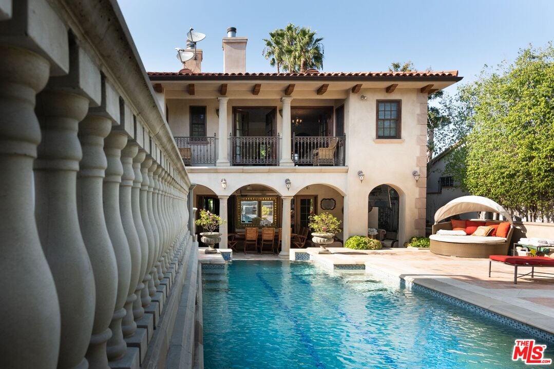 San Vicente Blvd, 90402