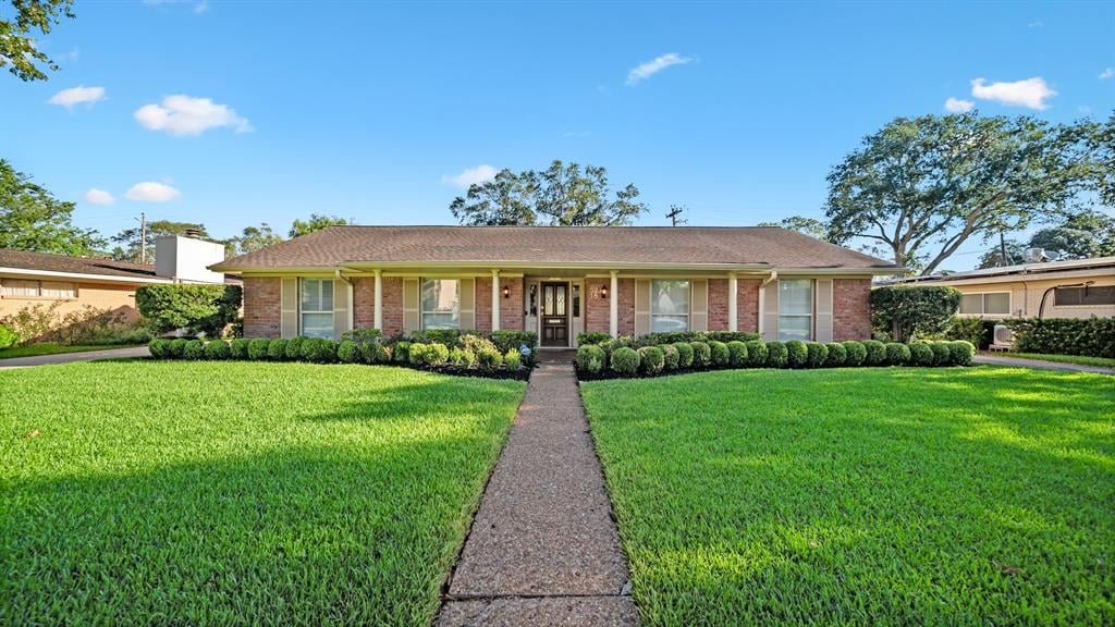 5218 Valkeith Dr