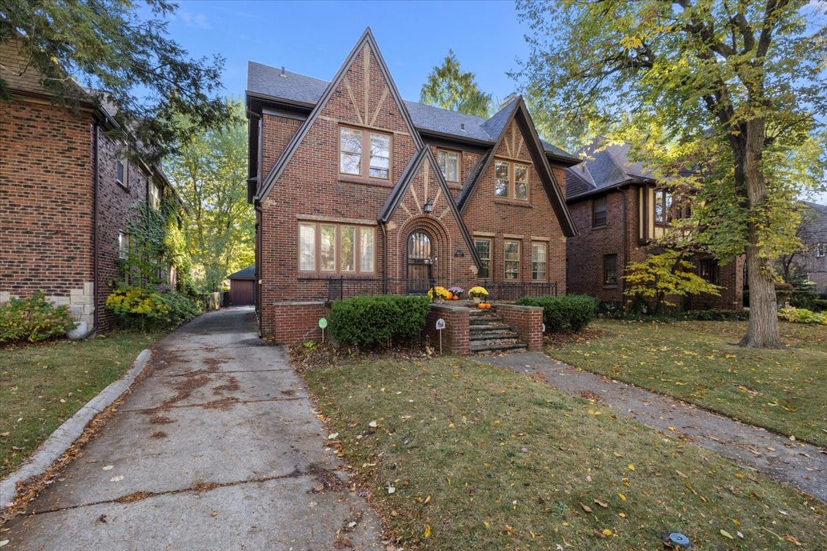 18214 Parkside Street