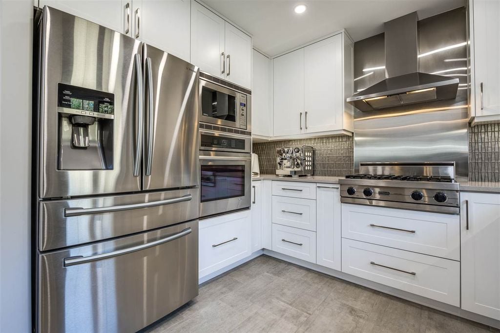 28 Whitecap Ct