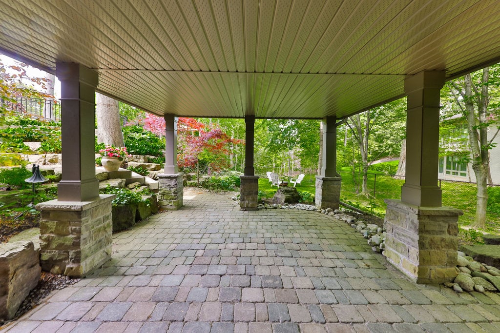1293 Greenoaks Dr
