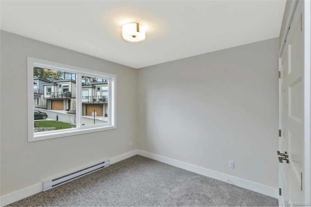 925 Echo Valley Pl, Langford