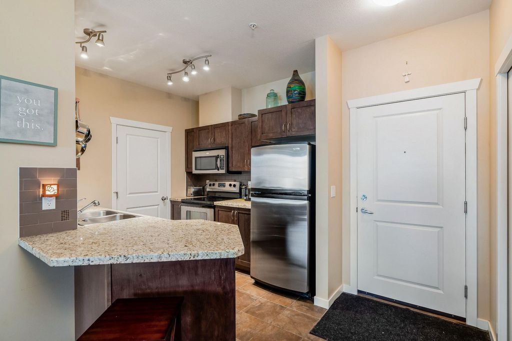 2336 Whyte Ave, #304