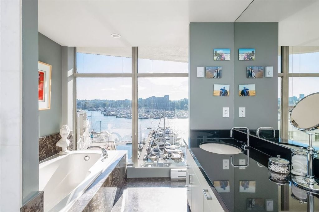 990 Beach Ave, #310