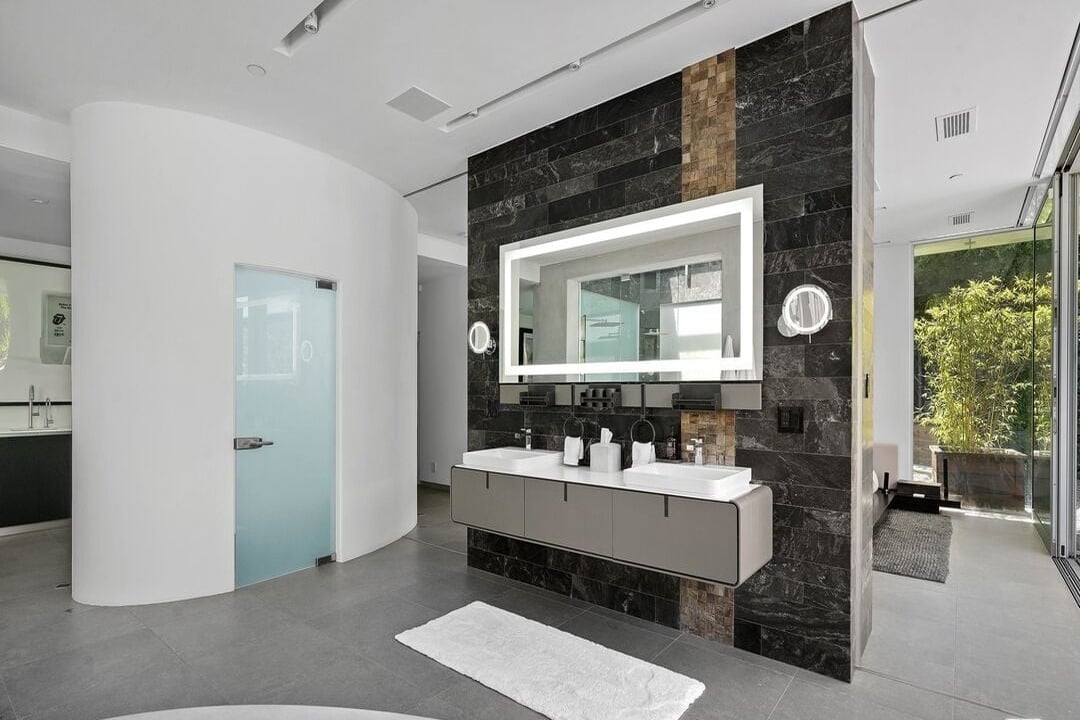 Nova Heights, Loma Vista Dr, 90210