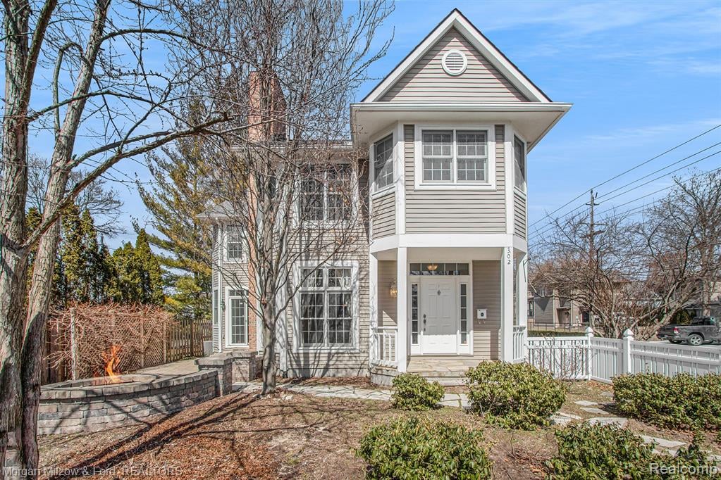 302 Drace Street