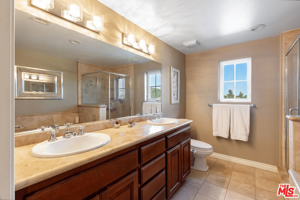 12449 Kling St, #PH1