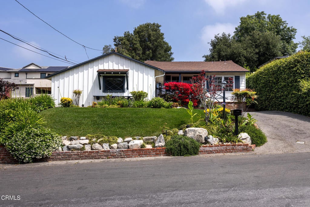 8629 Sunnyslope Dr