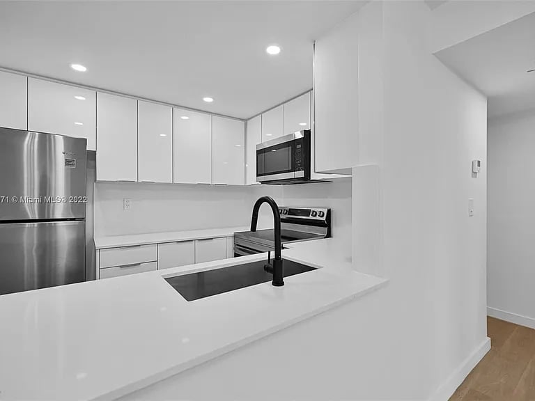 620 SW 10th St